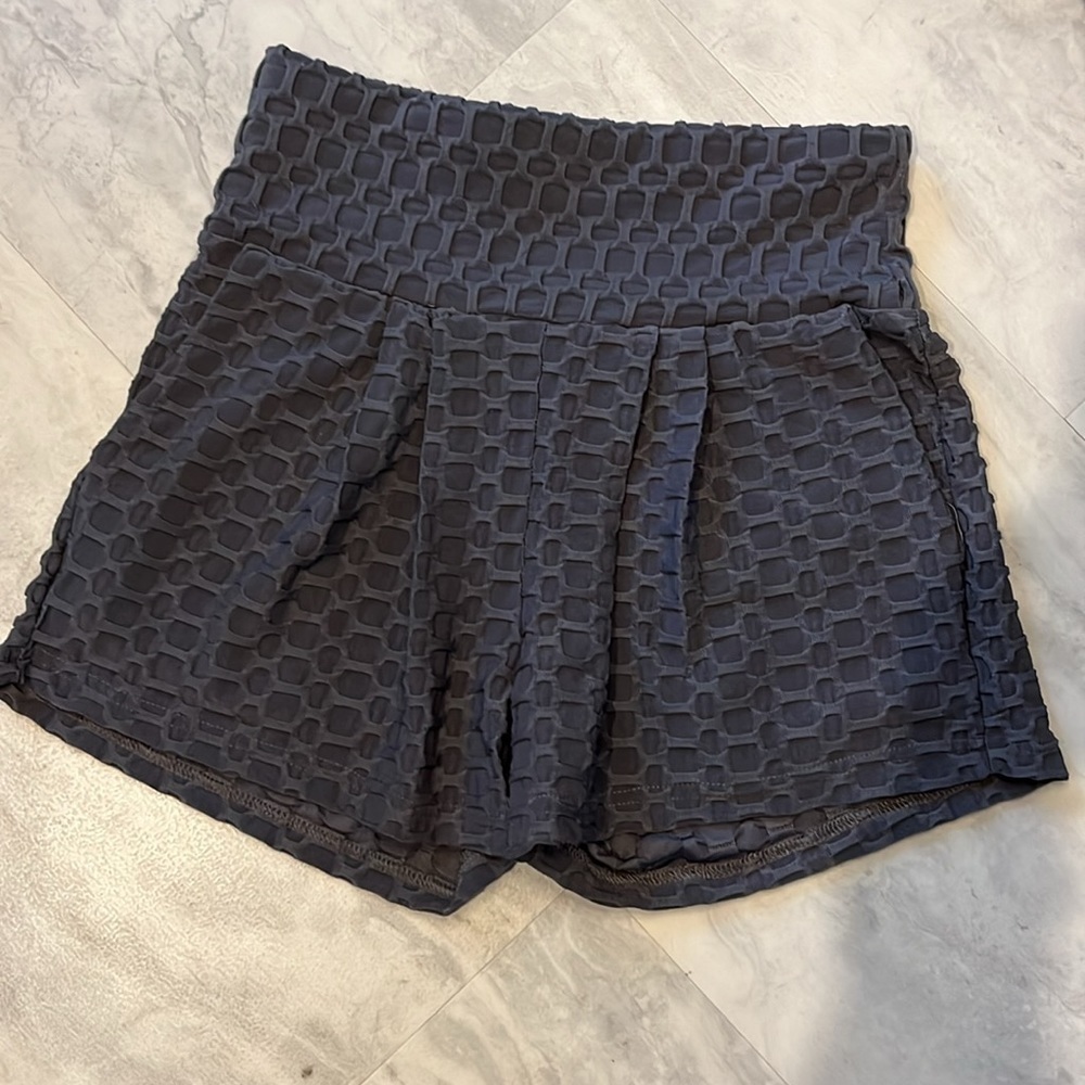 ShoSho Stretch shorts 4”waistband EUC Blue gray Honeycomb pattern size S